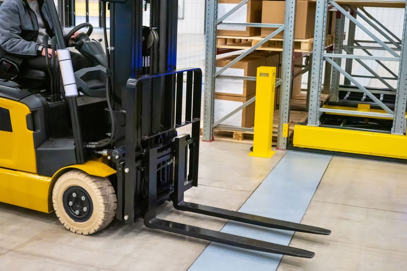 Motive Power Play Electric vs. Propane. Which Type of Forklift is Right for You?